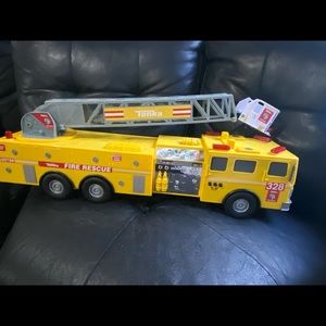 TONKA YELLOW FIRE RESCUE TRUCK